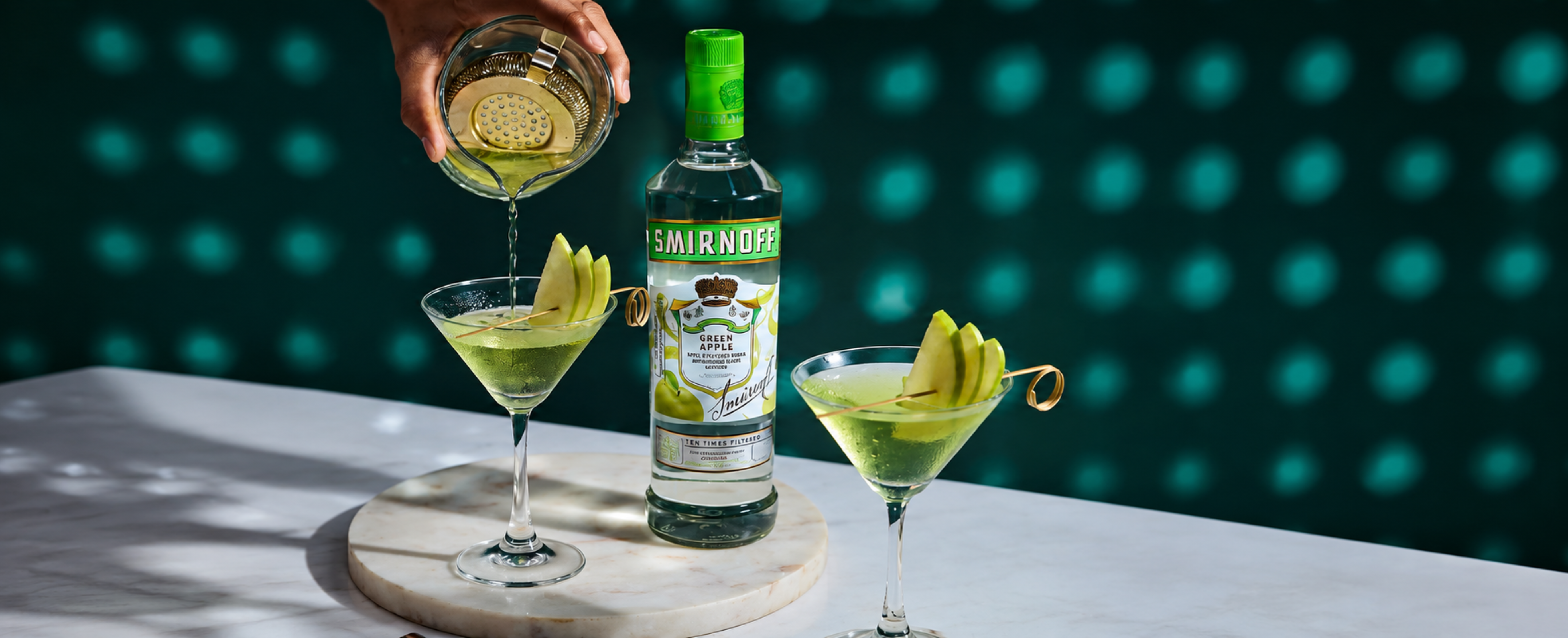 Smirnoff Green Apple Vodka, 750mLRecipeImage_GreenAppleAndLemonade_AltText