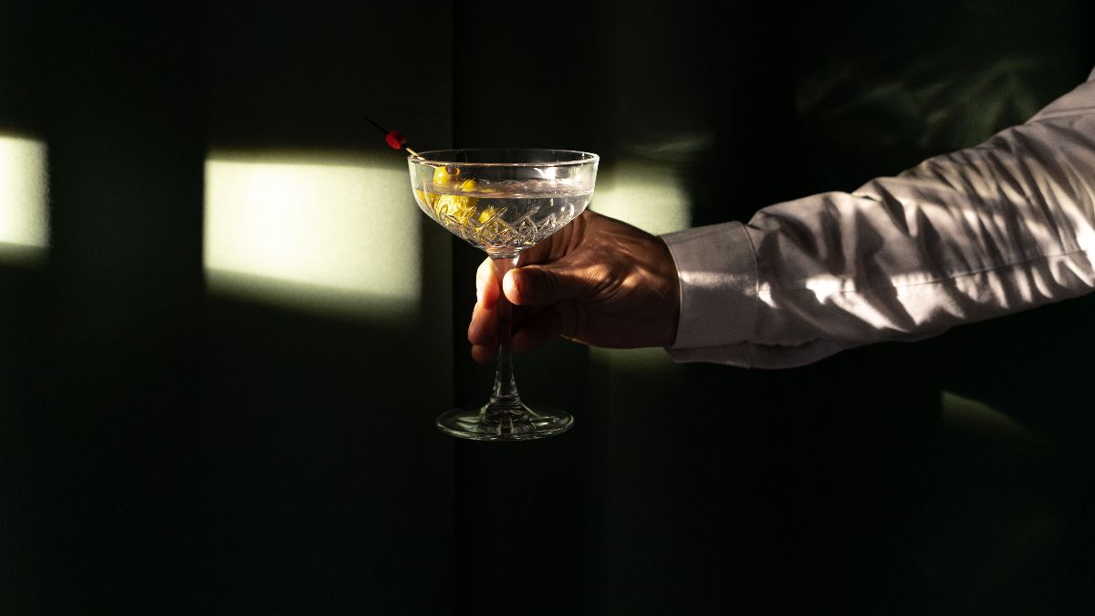 Martini Cocktail Tips: 7 Common Home-Bar Mistakes And Their Fixes_HeroImage_AltText