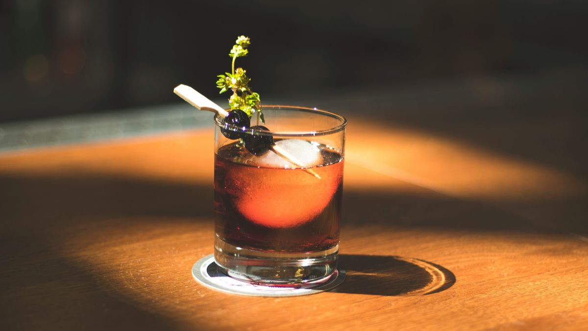 Cocktail Garnish Ideas: From Cookies To Candy Canes And Beyond_HeroImage_AltText