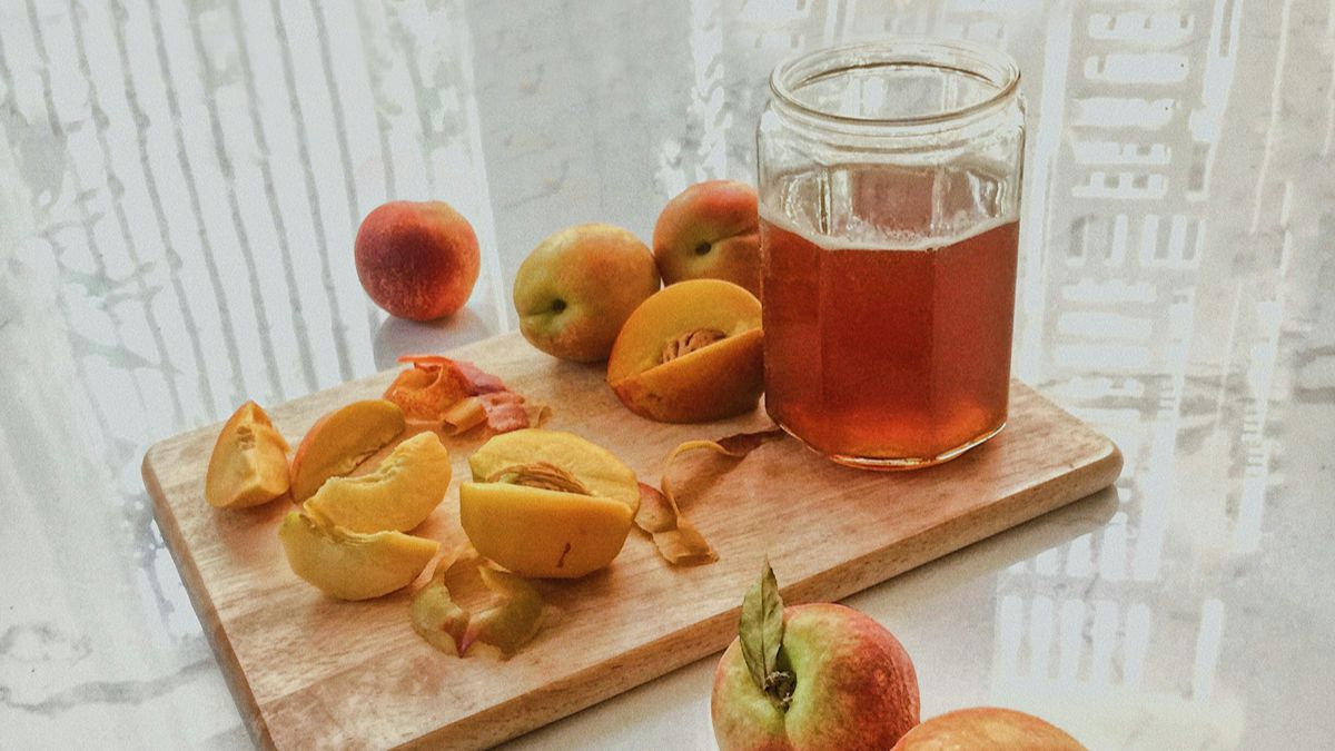 How To Make Peach Syrup For Cocktails? Recipe, Tips, And More For Home Bartenders_HeroImage_AltText