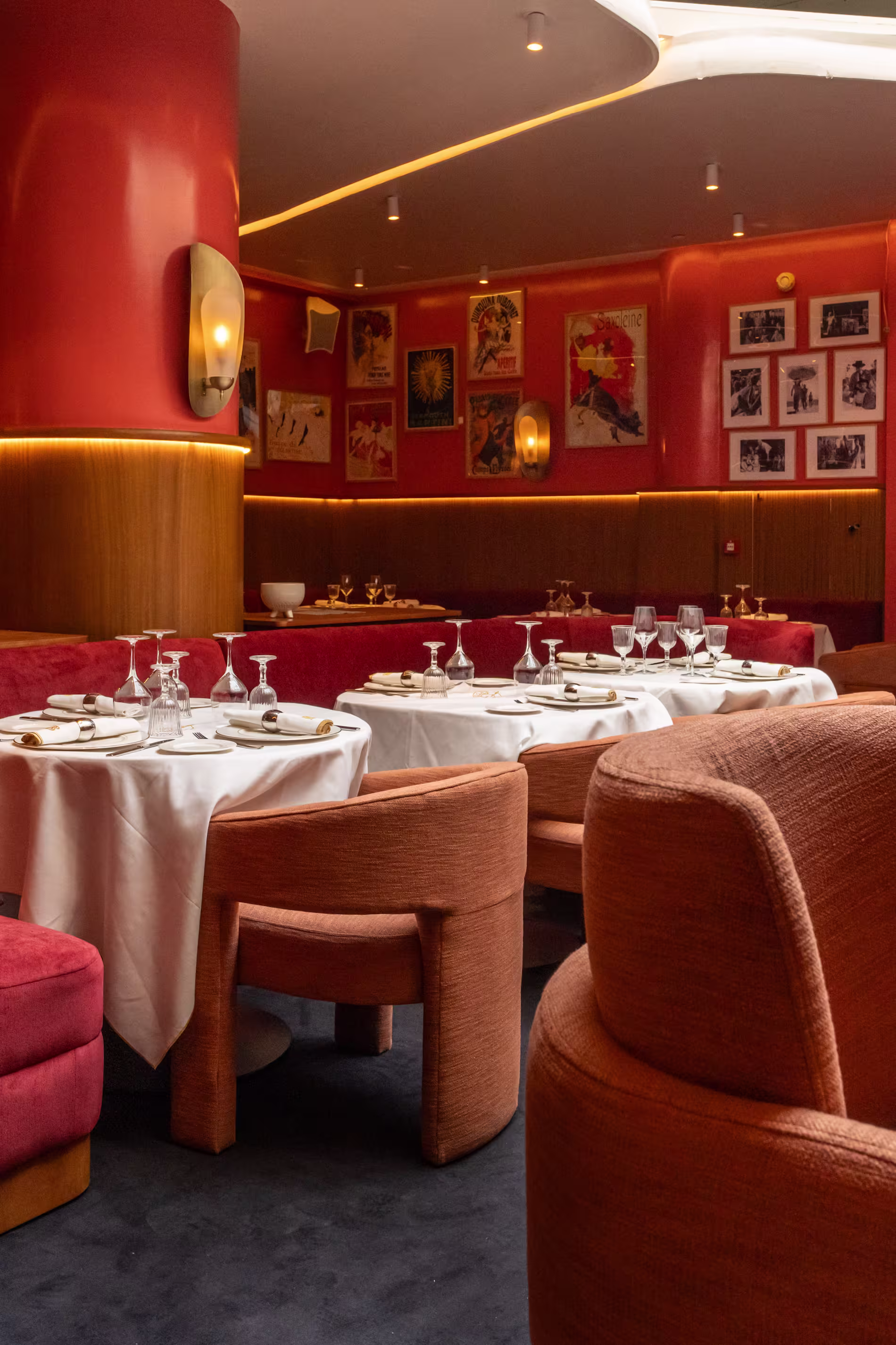 La imagen muestra el interior del restaurante Pabblo