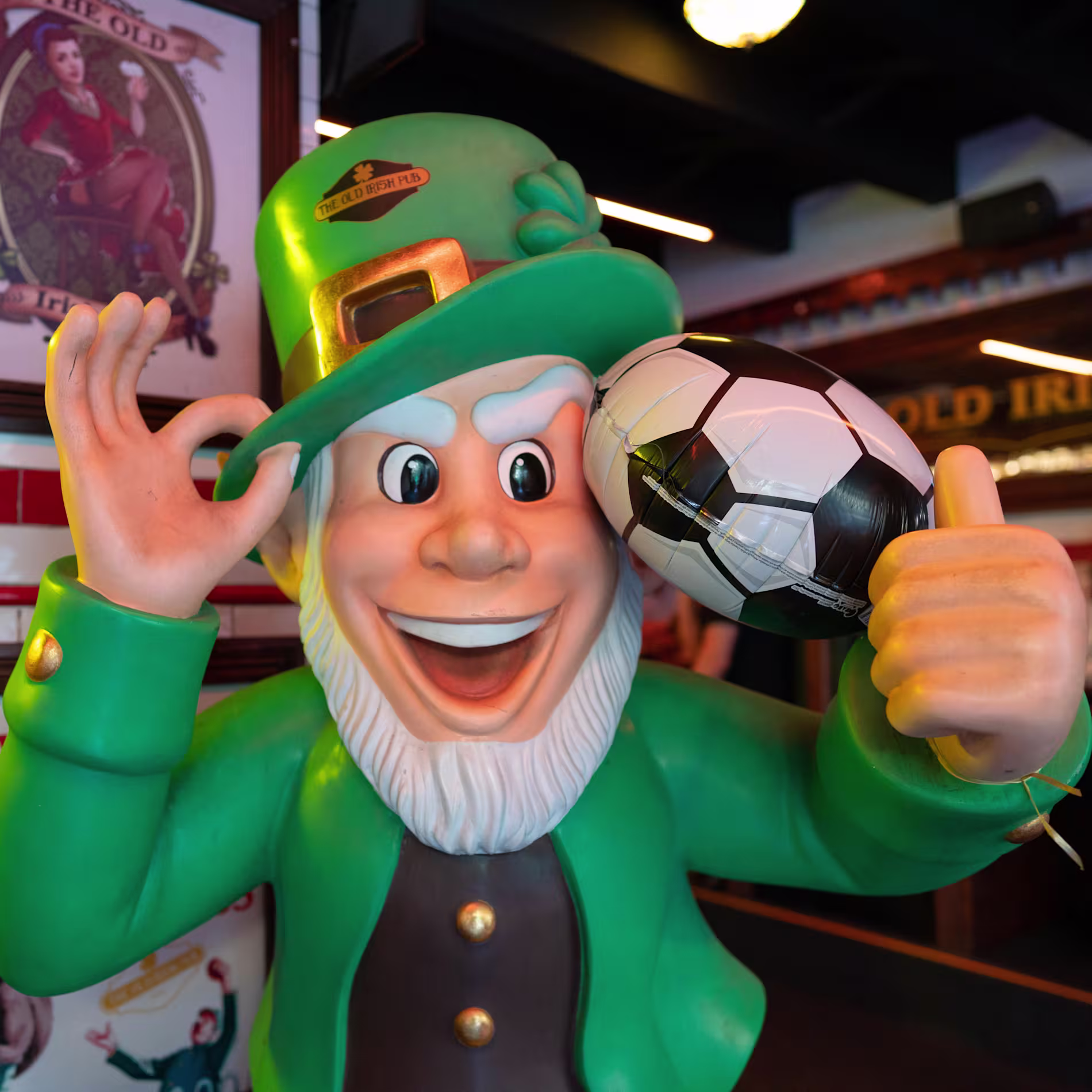 The Old Irish Pub combina ambiente festivo, espíritu futbolero y decoración irlandesa, para ver partidos y disfrutar de buena compañía y cerveza.