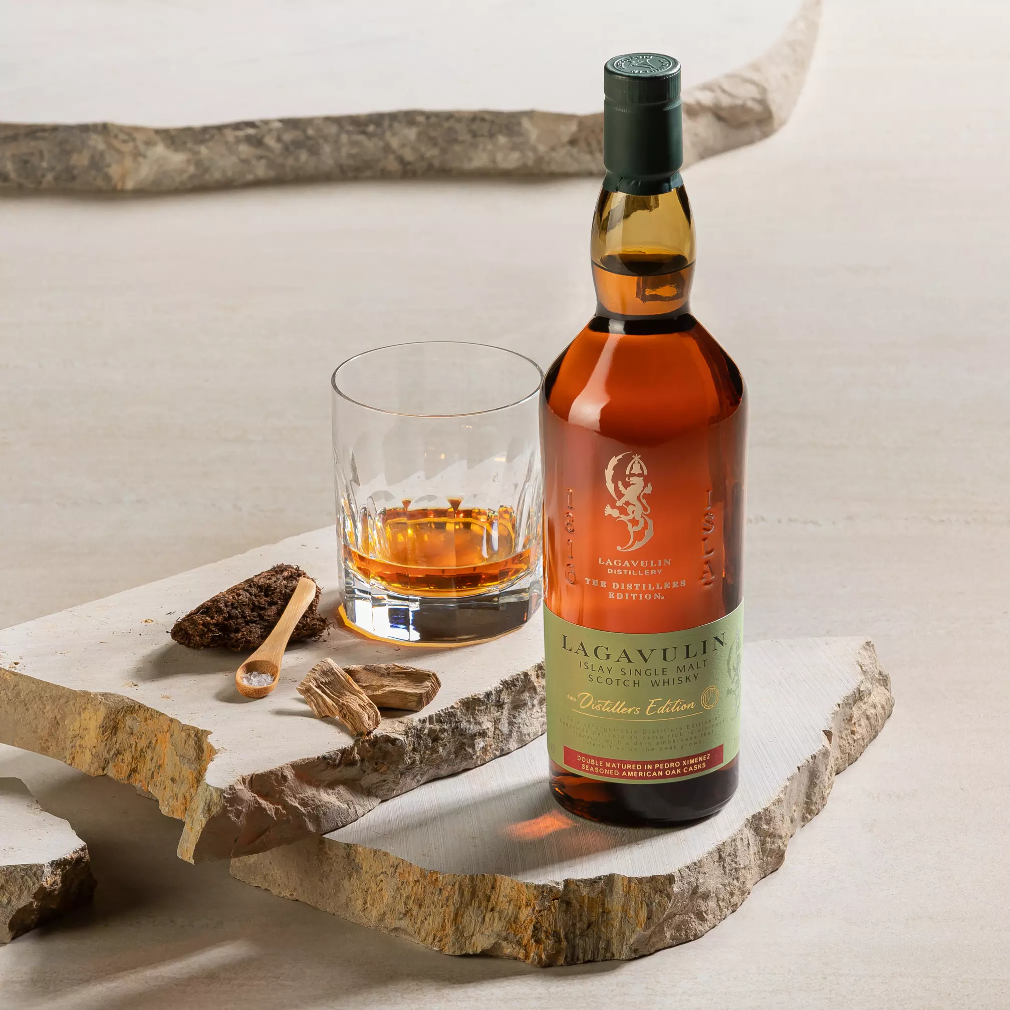 Lagavulin Dist 0050 Square (1)