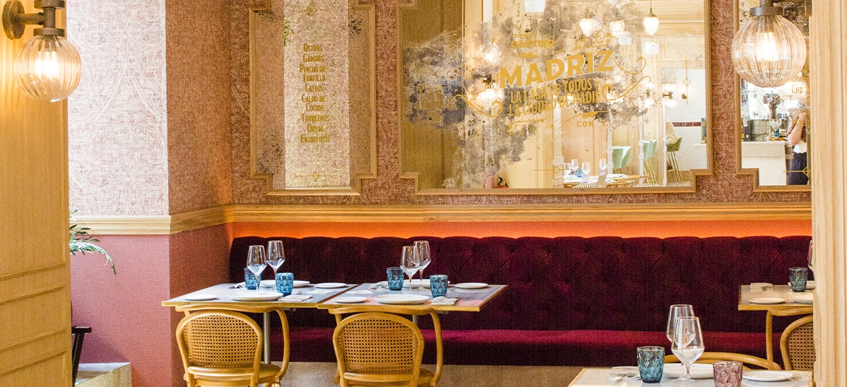 Castizo Plaza del Ángel, un rincón en el corazón de Madrid donde tradición y sabor se encuentran en un ambiente auténtico y acogedor.