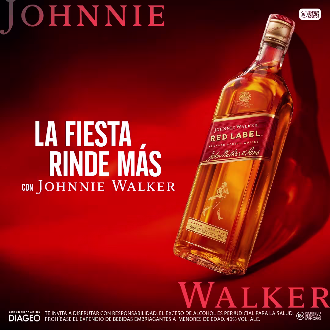 Botella de Johnnie Walker Red Label whisky junto al mensaje la fiesta rinde más
