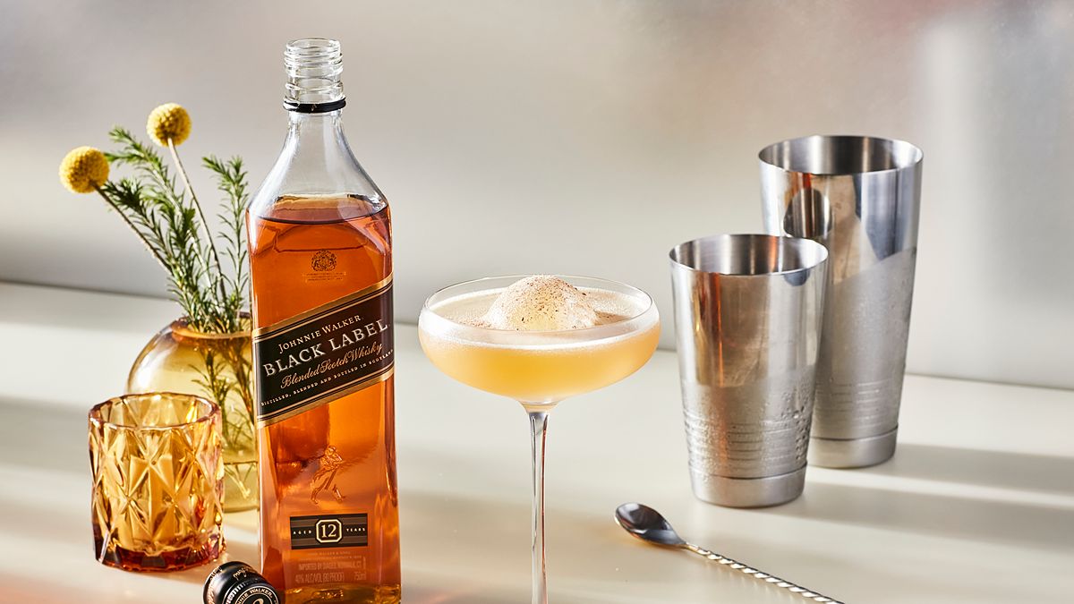 7 Classic Drinks That Belong On Every Monsoon Cocktail Menu_HeroImage_AltText