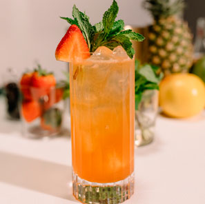 Conoce y prepara un Old Parr Berry - HERO image