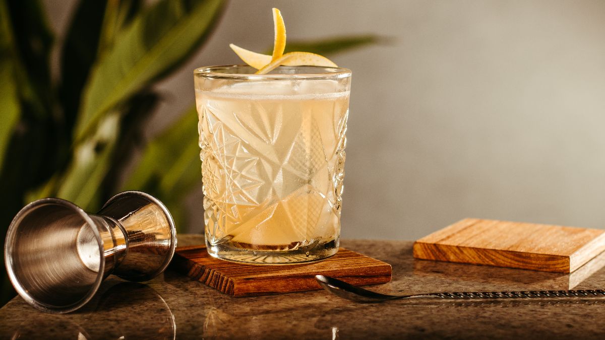 Sour Cocktail Making: What’s A Sweet And Sour Drink Mix And How To Make It?_HeroImage_AltText