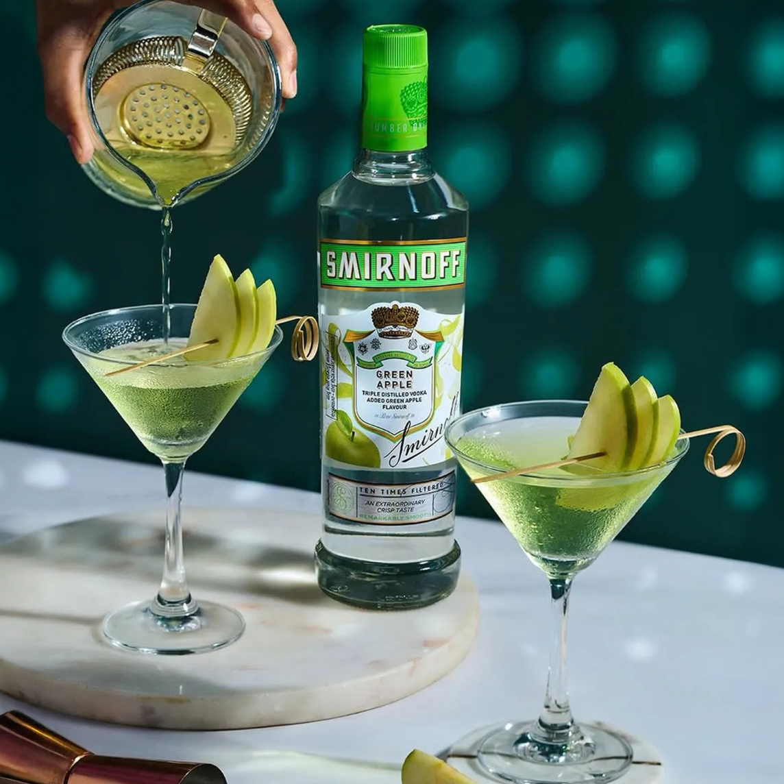 Smirnoff Green Apple and Lemonade_HeroImage_AltText