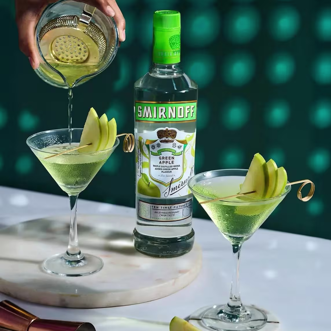 Smirnoff Green Apple and Lemonade_HeroImage_AltText