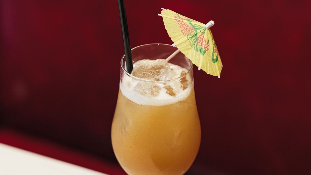 What Is Sugar Syrup And How To Make It At Home For Cocktails_HeroImage_AltText