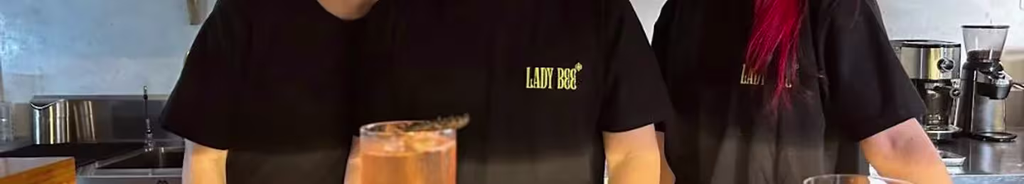 Tres bartenders de Lady Bee