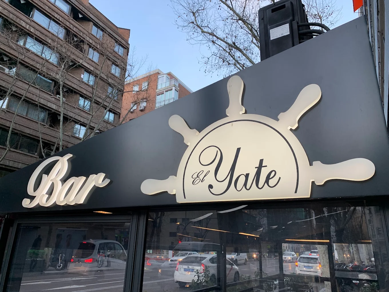 El Yate HERO