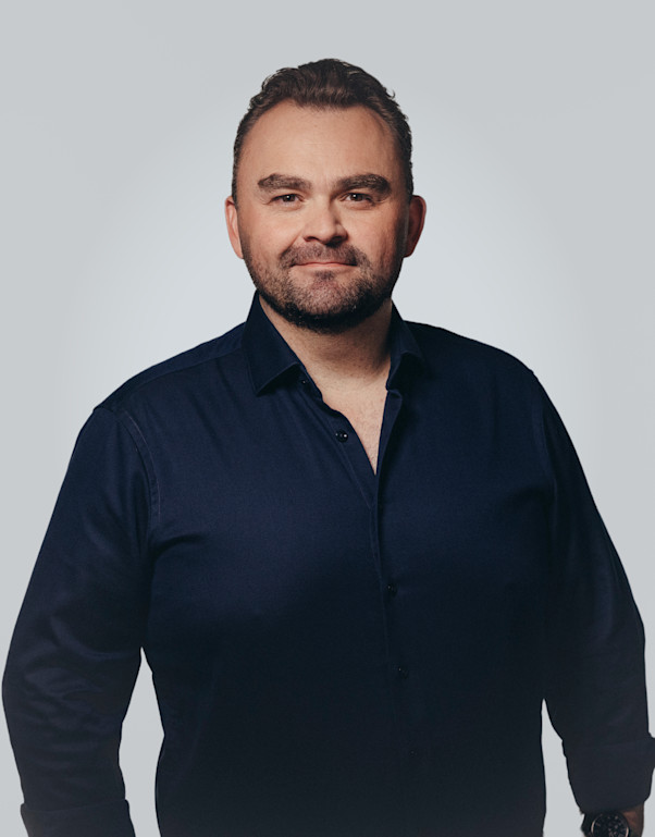 Simon Profile Image v3