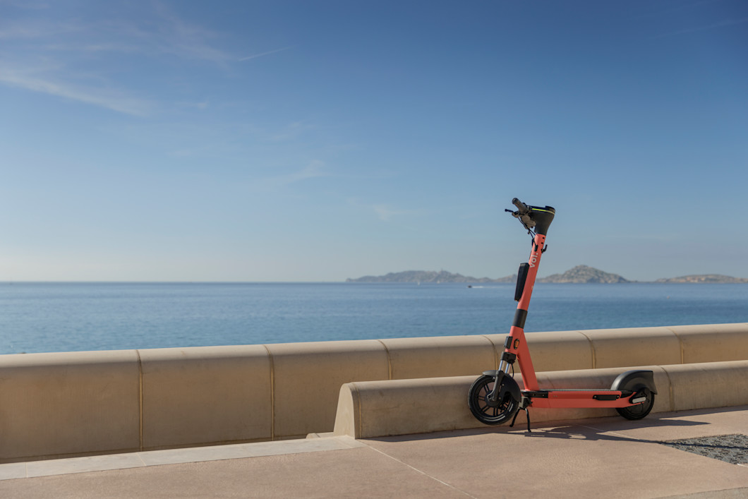 https www.voi.com wp-content uploads 2022 07 Copie-de-V5 full side