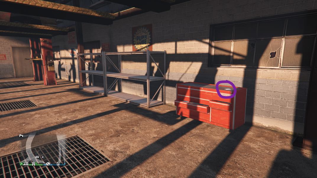 The 7th of 54 playing card locations in Grand Theft Auto V Online is located in a garage in Hawick.