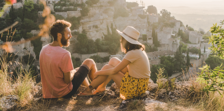 hero_mobile_travel_loans.webp