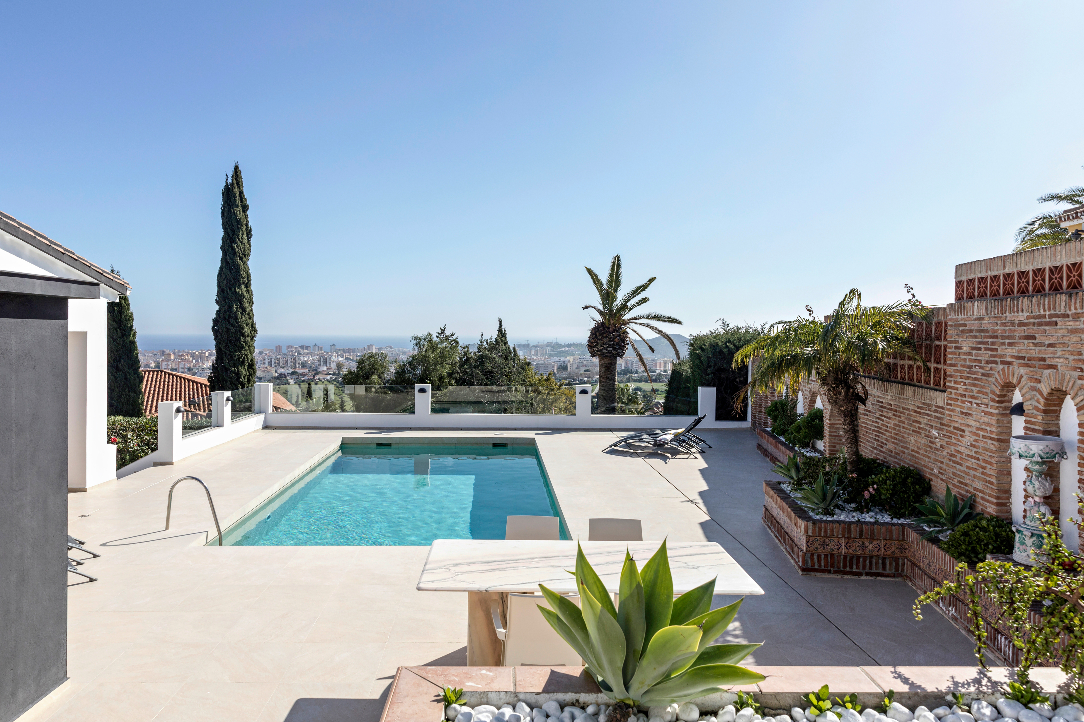 Allasalue remontin jälkeen