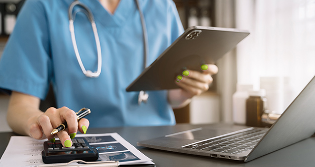nurse-tablet-calculator