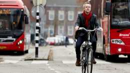 Man op fiets Bron Wim Hollemans