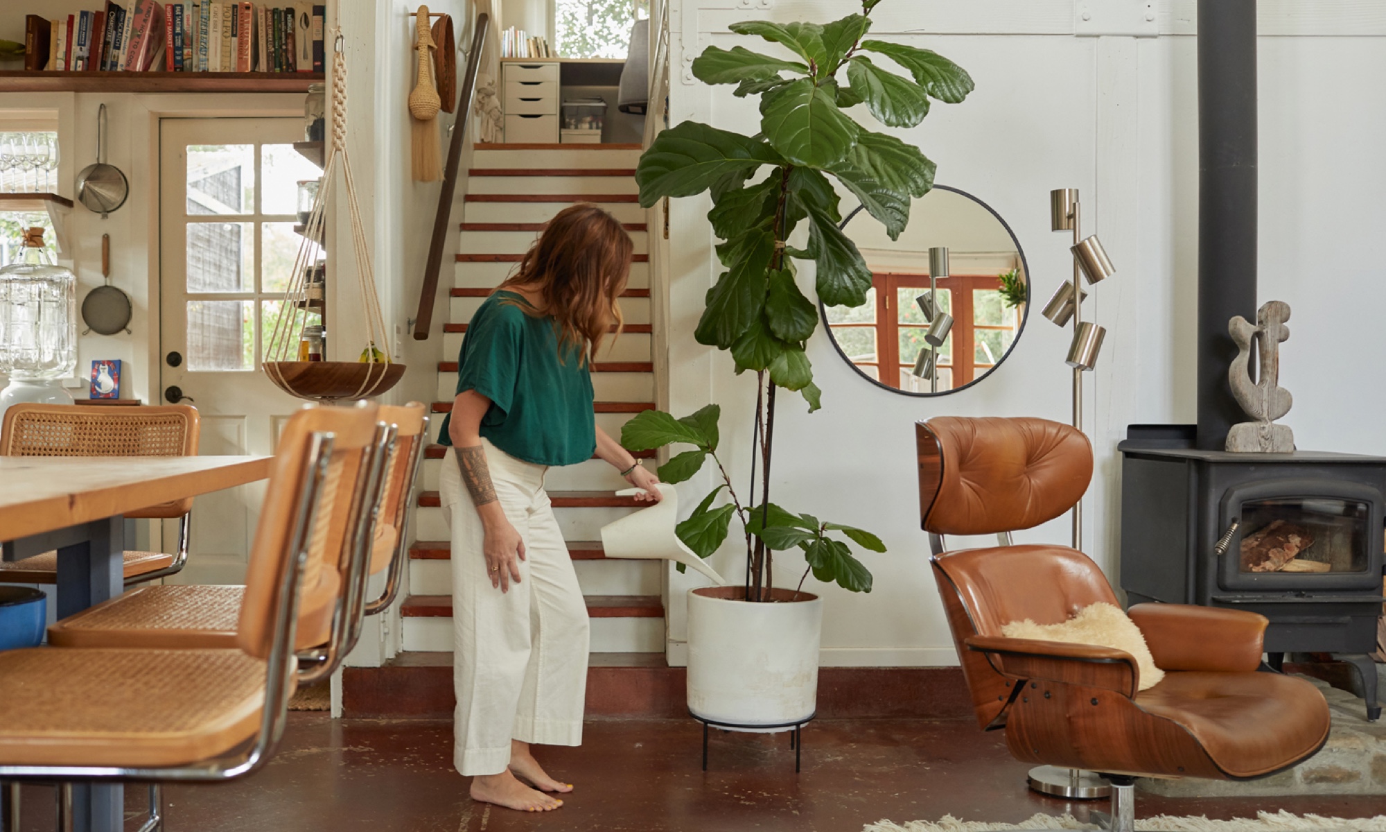The central section of the 'barn' has vaulted ceilings, and functions as an open plan living space.