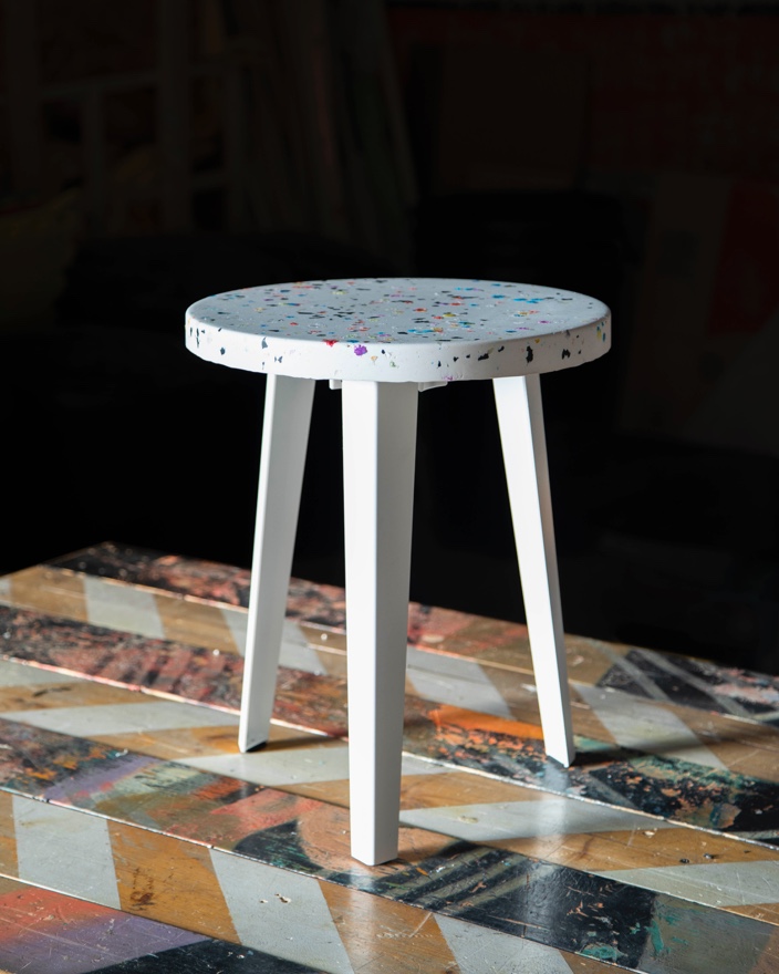 The FLOYD X THING THING Side Table in Cake.