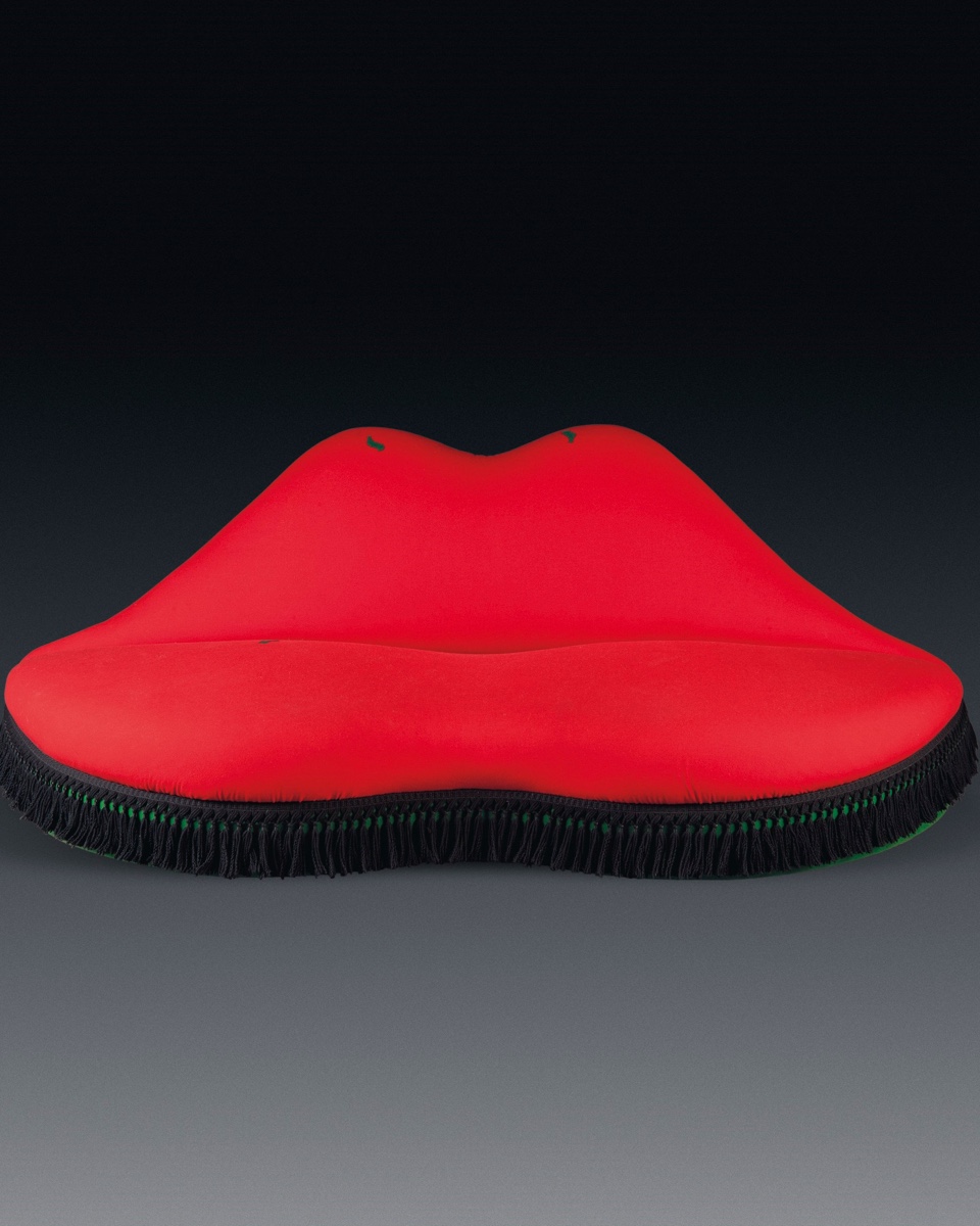 The original Mae West Lips Sofa, manufactured by Jean Michel Frank. Image via the V&A.