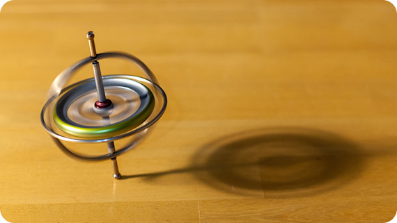 SimINERTIAL spinning-gyroscope-870x490