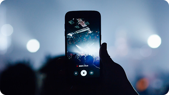 High definition video recording on a phone, representing the high definition recording of the GSS6450