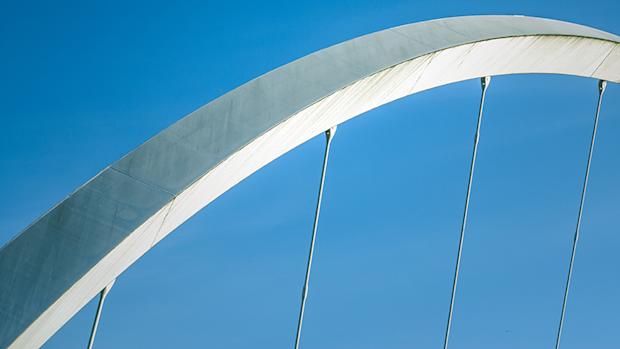 Contemporary- Bridge-Detail-870x490