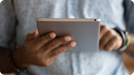 Person using tablet device GSS7000