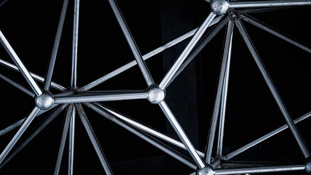 metal-molecule-model-870x490