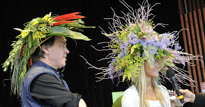 Även den tävlande floristens egen hatt var häftig!