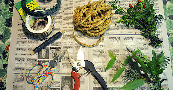 Material till girlang. Gör många knippen, det behövs massor.
Foto: Sylvia Svensson