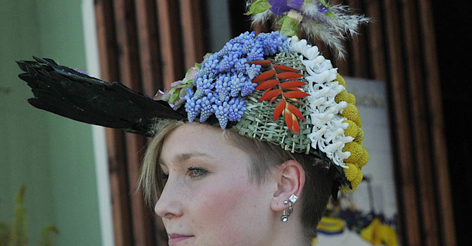 En rolig, busig hatt med snurr