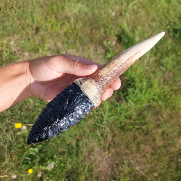 Pazourkový nůž – Obsidiánový nůž v jelením parohu