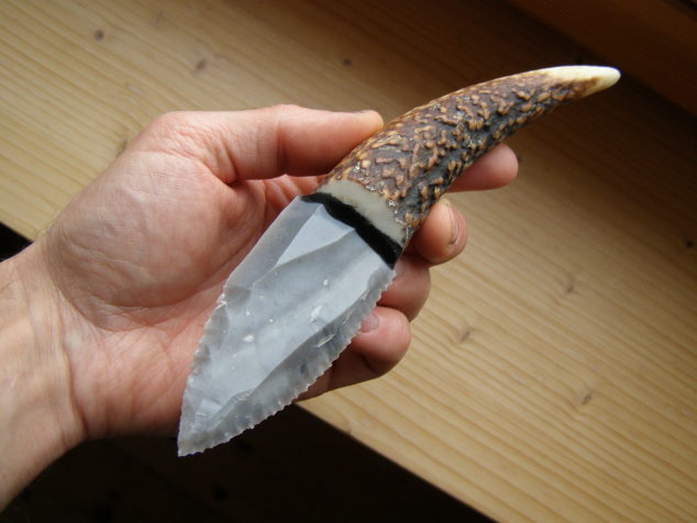Pazourkový nůž – Jelínek 1