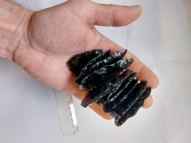 Výukový set – Preformy ke štípání hrotů z obsidiánu 10 ks