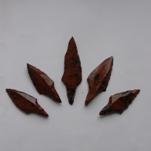 Šipka – Sada 5 hrotů s řapem z červeného obsidiánu