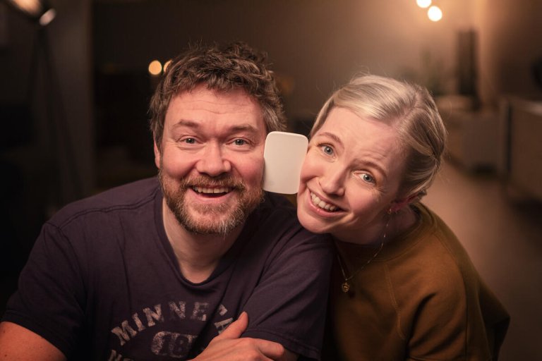Mann og dame med en fjutt
