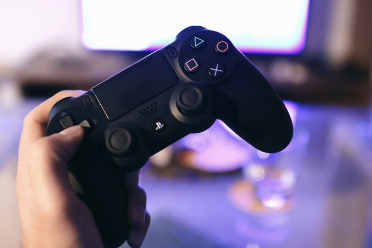 Playstation 4 kontroller