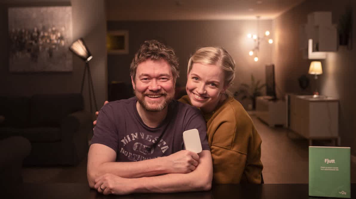 Mann og dame sammen med en Fjutt levert av NTE