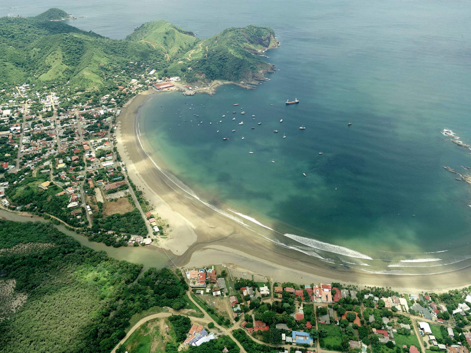 Beach and nature in San Juan del Sur