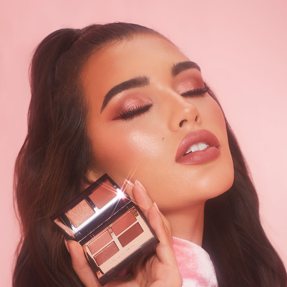 Dakota 4th July Makeup Dakota wearing a rose-toned Pillow Talk Dreams 4th of july makeup look