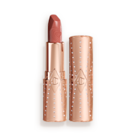 K.I.S.S.I.N.G in Nude Romance with and without lid Two lipsticks, with and without lid, in a universally flattering peachy-nude shade with gold-coloured packaging.