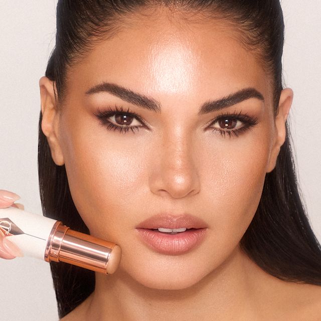 Stick Foundation Contour and Highlight Samela wearing stick foundation as contour and highlight