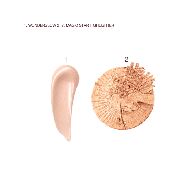 Summer is a feeling Bundle swatches Swatches of a light fawn-coloured glowy primer and a powder highlighter in a warm golden colour.