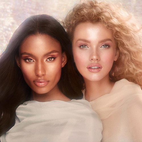 Glowgasm Face Palette Model ME Glowgasm Face Palette Model ME
