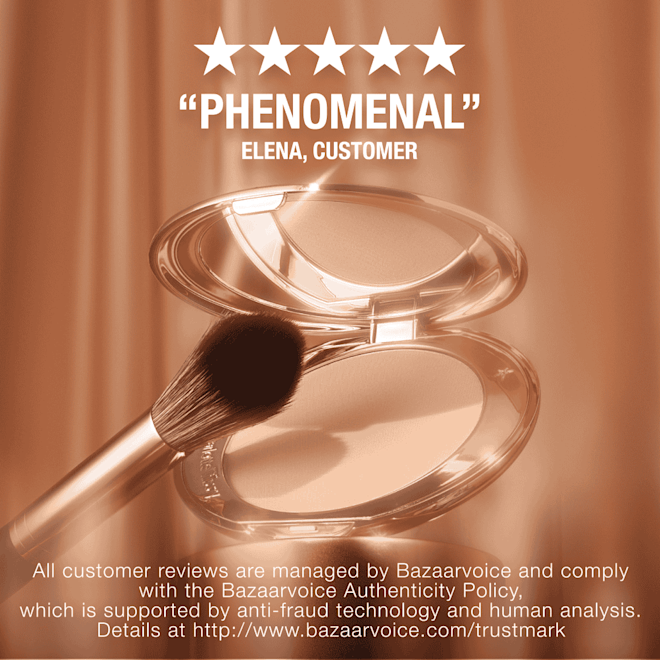 Airbrush Flawless Finish Powder collection open A collection of pressed powder compacts for light, medium-light, fair, and deep tones, in gold-coloured packaging with mirrored lids.