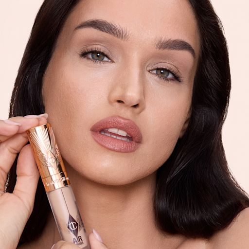 Airbrush Flawless Concealer - 7 medium model Airbrush Flawless Concealer - 7 medium model